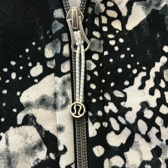 Lululemon Scuba zip down - Picture 3 of 5